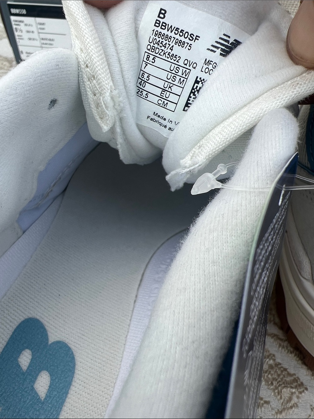 New Balance 550 Sneakers in White & Blue NWT Women’s 8.5 - Picture 9 of 10